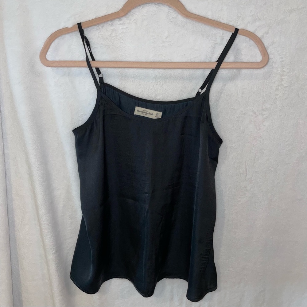 Abercrombie & Fitch saying black shirt